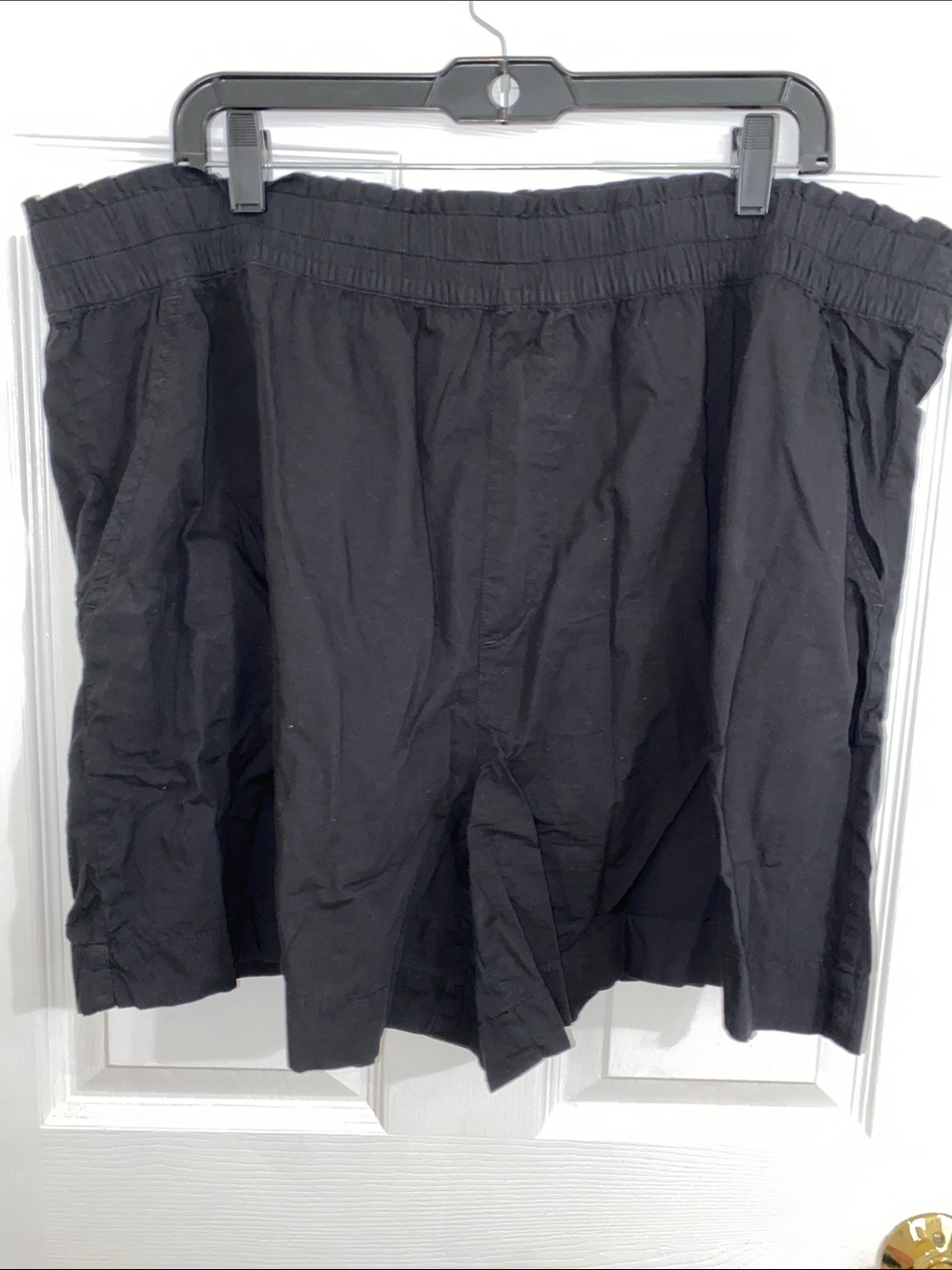Aerie flowy black shorts